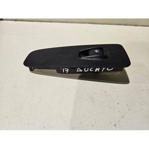 Pulsantiera Anteriore Destra FIAT Ducato 5° Serie Restyling del 2014 - 2016