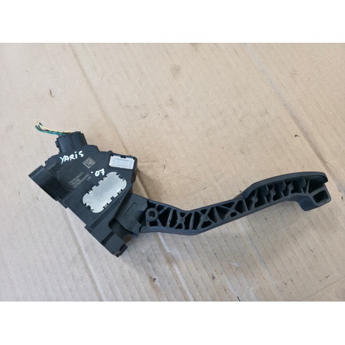 Pedale acceleratore TOYOTA Yaris Serie (05>08) del 2005 - 2008
