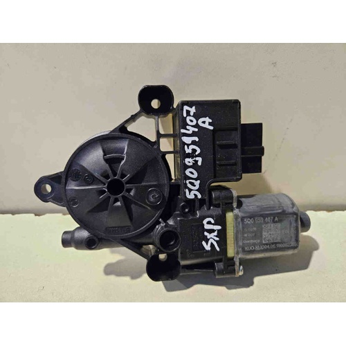 Motorino Alzavetro Posteriore Sinistro SKODA Octavia S.Wagon 5° Serie (5E5) (16>20) del 2016 - 2020