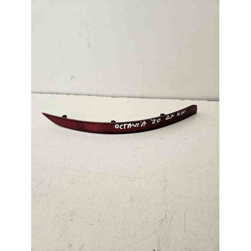 Catarifrangente paraurti post dx SKODA Octavia S.Wagon 5° Serie (5E5) (16>20) del 2016 - 2020