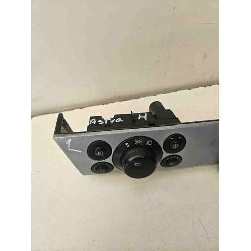 Interruttore comando luci OPEL Astra H Berlina del 2004 - 2007