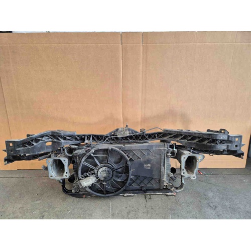 Rivestimento kit radiatore FORD Focus Berlina 4° Serie del 2008 - 2011