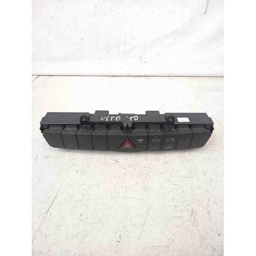 Pulsante Quattro 4 frecce MERCEDES Vito W639 2° Serie del 2003 - 2014