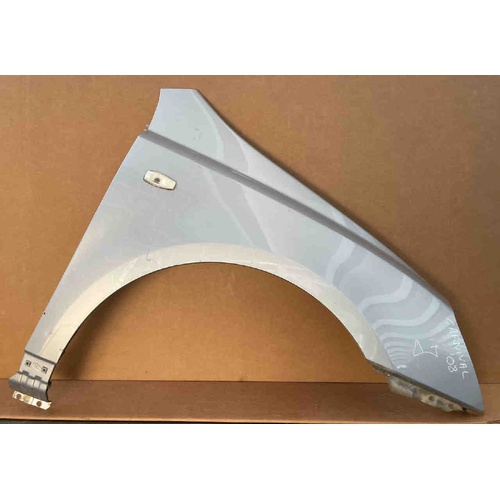 Parafango Anteriore Destro KIA Carnival 3° Serie del 2007 - 2014