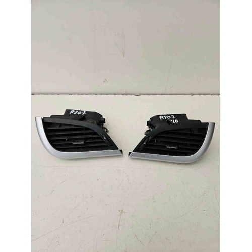 Bocchette aria cruscotto DX e SX PEUGEOT 207 2° Serie del 2009