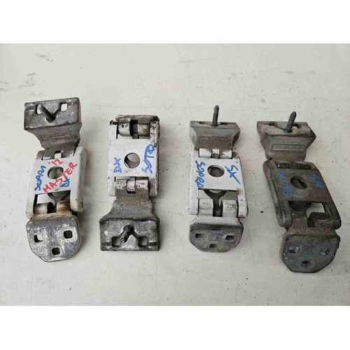 Coppia Cerniere Portello posteriore DX e SX RENAULT Master 4° Serie del 2010