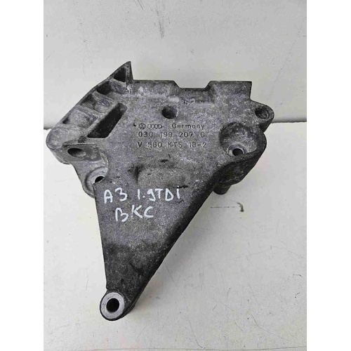 Staffa supporto motore AUDI A3 Serie (8P1) (03>05) del 2003 - 2005