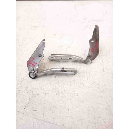 Cerniere cofano anteriore dx e sx VOLKSWAGEN Polo 4° Serie del 2001 - 2009