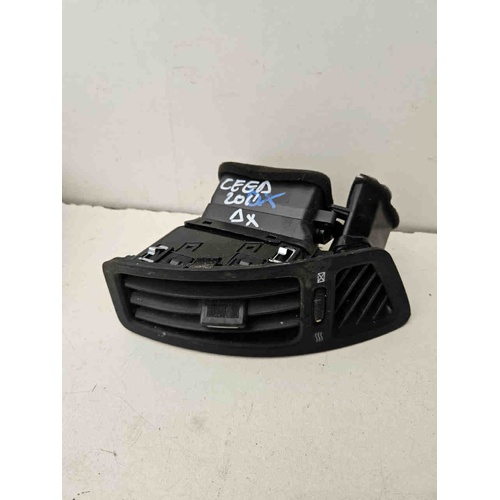 Bocchetta aria cruscotto DX KIA Cee'd 1° Serie del 2006 - 2012