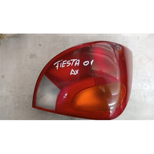 Fanale posteriore destro Ford Fiesta 1.3 B del 2001