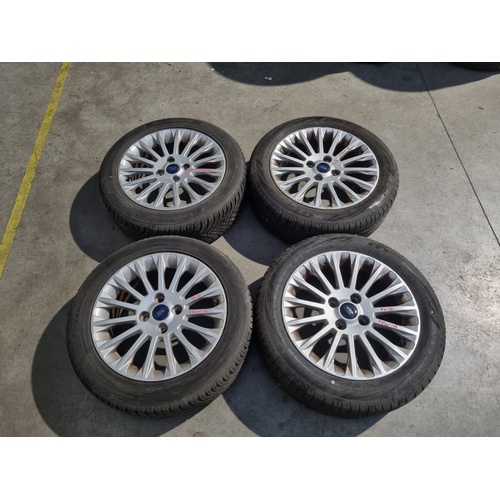 Coppia Ruote Complete Anteriori e Posteriori FORD B - Max Berlina del 2012