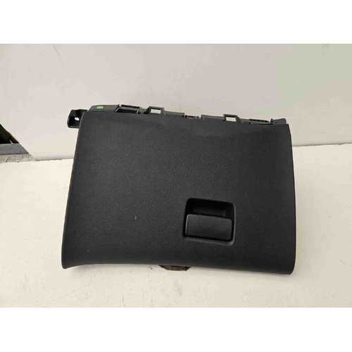 Vano portaoggetti OPEL Astra J 2° Serie del 2011