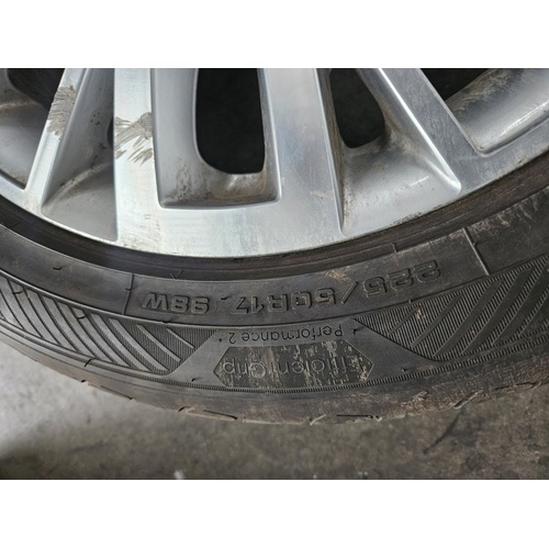 Ruota in lega Volkswagen Sharan del 2012 2.0 Diesel