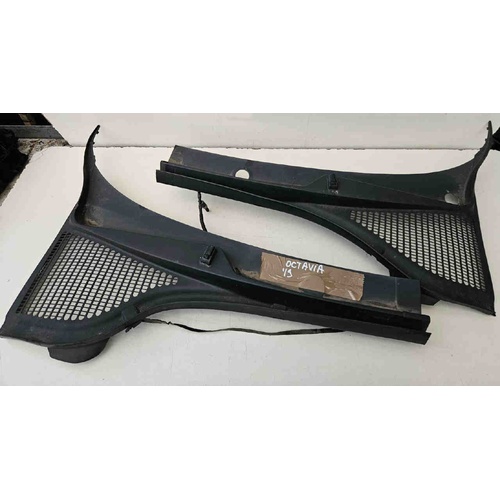 Griglia Gocciolatoio ant. SKODA Octavia S.Wagon 5° Serie (5E5) (16>20) del 2016 - 2020