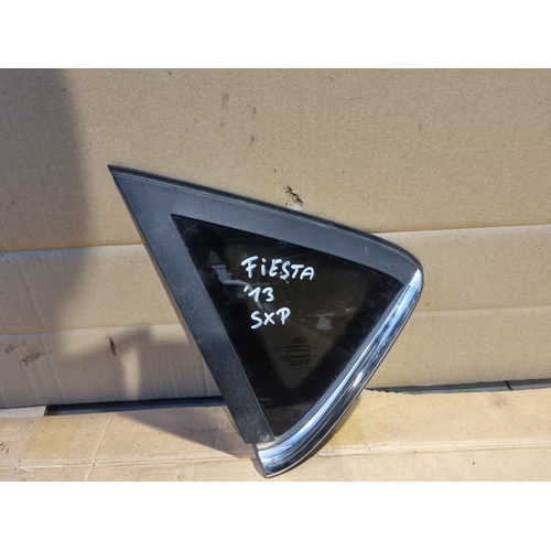 Vetro fisso posteriore SX FORD Fiesta 6° Serie del 2008 - 2017