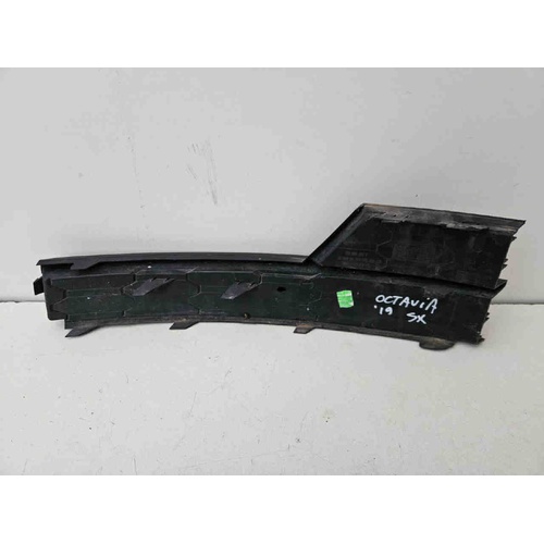 Griglia Paraurti Anteriore Sinistra SKODA Octavia S.Wagon 5° Serie (5E5) (16>20) del 2016 - 2020