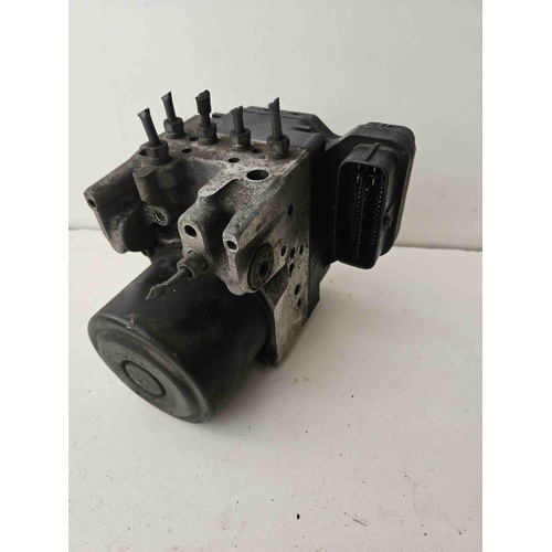 Centralina ABS TOYOTA Rav4 2° Serie del 2000 - 2003