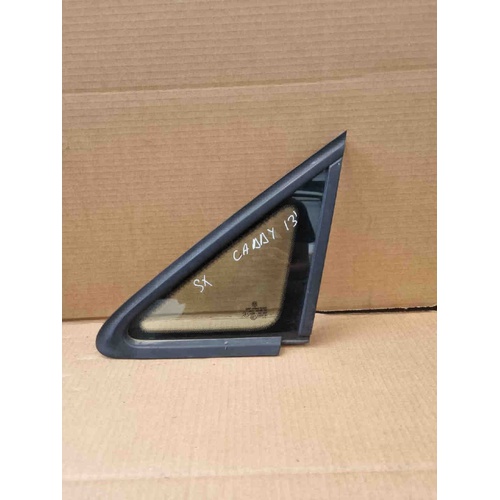 Vetro Fisso Lato Sinistro VOLKSWAGEN Caddy 4° Serie del 2010