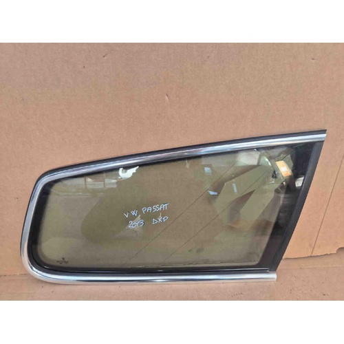 Vetro fisso posteriore DX VOLKSWAGEN Passat Berlina 5° Serie del 2010 - 2015