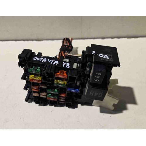 Scatola porta fusibili SKODA Octavia S.Wagon 5° Serie (5E5) (16>20) del 2016 - 2020