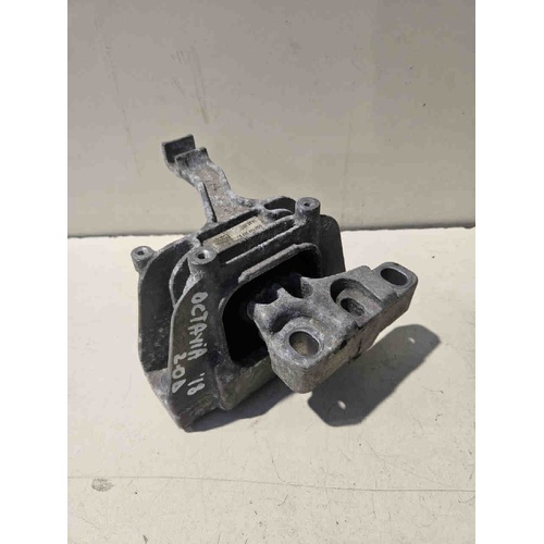 Supporto motore SKODA Octavia S.Wagon 5° Serie (5E5) (16>20) del 2016 - 2020
