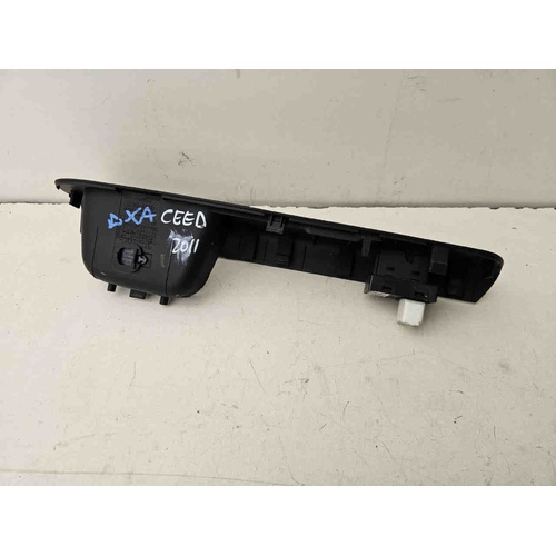 Pulsantiera Anteriore Destra KIA Cee'd 1° Serie del 2006 - 2012