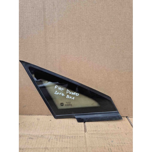 Vetro Fisso Laterale Destro FIAT Grande Punto 3° Serie del 2012
