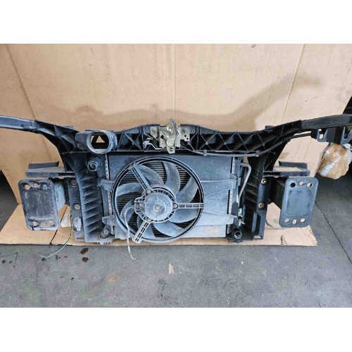 Calandra con kit radiatori FORD Fiesta 4° Serie del 2002 - 2005