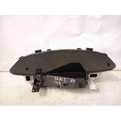 Quadro Strumenti TOYOTA Yaris Serie (05>08) del 2005 - 2008