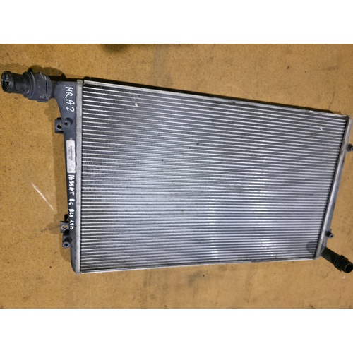 Radiatore acqua VOLKSWAGEN Passat Variant 4° Serie del 2005 - 2010