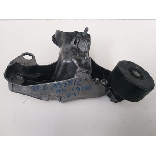 Supporto motore Audi A4 1.9  D del 2003