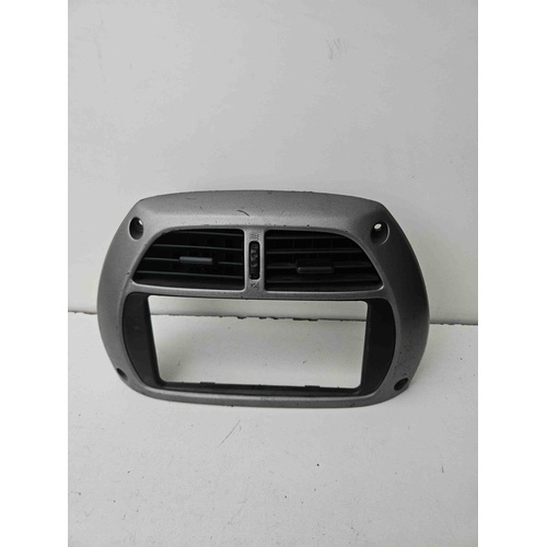 Bocchette Aria Cruscotto TOYOTA Rav4 2° Serie del 2000 - 2003