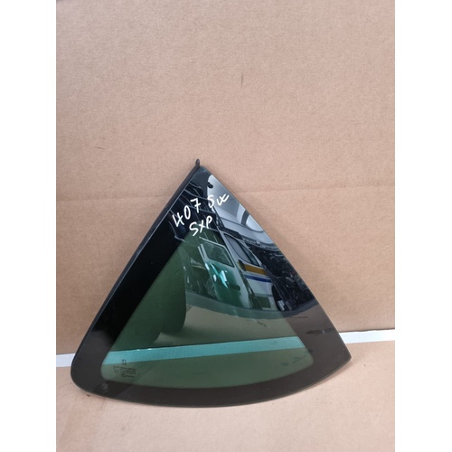 Vetro fisso posteriore SX PEUGEOT 407 S. Wagon del 2004