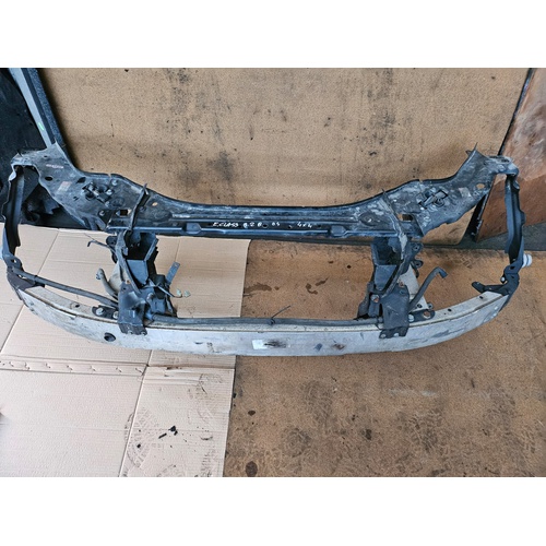 Rivestimento anteriore MERCEDES Classe E Berlina W211 del 2002 - 2007
