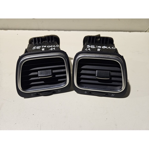 Bocchette aria cruscotto DX e SX VOLKSWAGEN Scirocco Serie (137) (08>14) del 2008 - 2014