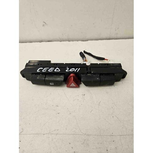 Pulsante Quattro 4 frecce KIA Cee'd 1° Serie del 2006 - 2012