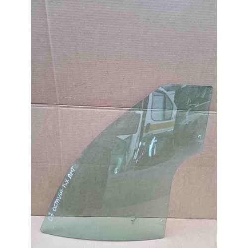 Vetro scendente anteriore destro SKODA Octavia Berlina 3° Serie del 2004 - 2011