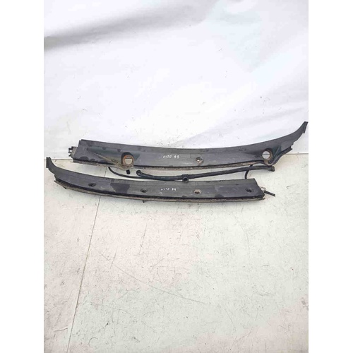 Griglia Gocciolatoio ant. MERCEDES Vito W638 del 1995 - 2003