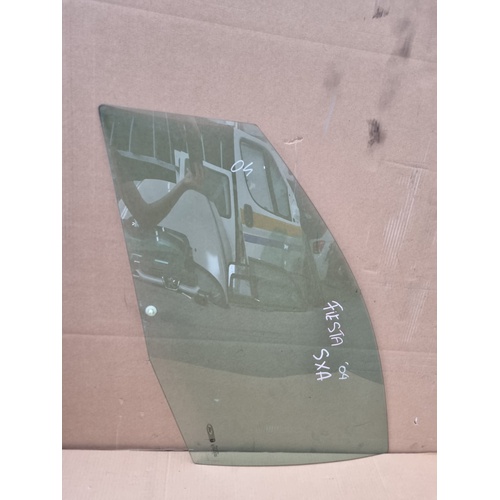 Vetro scendente anteriore Sinistro FORD Fiesta 4° Serie del 2002 - 2005