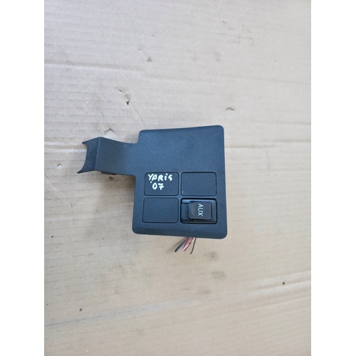 Interfaccia presa USB/ingresso AUX TOYOTA Yaris Serie (05>08) del 2005 - 2008