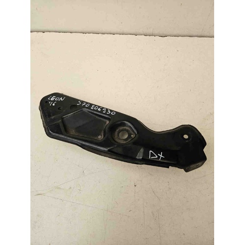 Supporto Faro Destro SEAT Leon 4° Serie del 2013