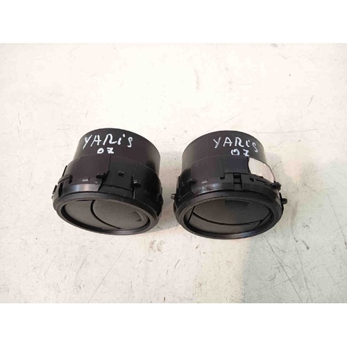 Bocchette aria cruscotto DX e SX TOYOTA Yaris Serie (05>08) del 2005 - 2008