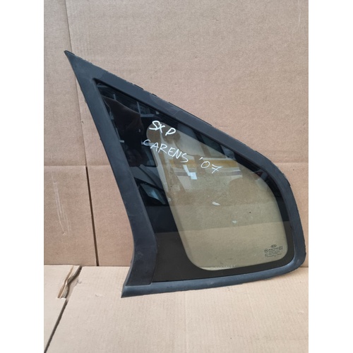 Vetro fisso posteriore DX KIA Carens 2° Serie del 2006