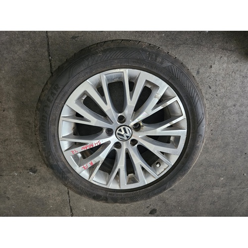 Ruota in lega Volkswagen Sharan del 2012 2.0 Diesel