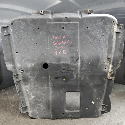 Riparo sotto motore DACIA Sandero Serie STEPWAY del 2012