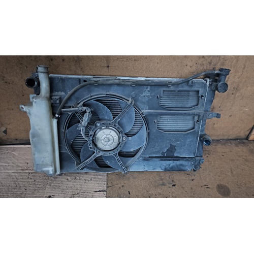 Radiatore acqua MITSUBISHI Colt Cabrio (CZC) del 2004 - 2012