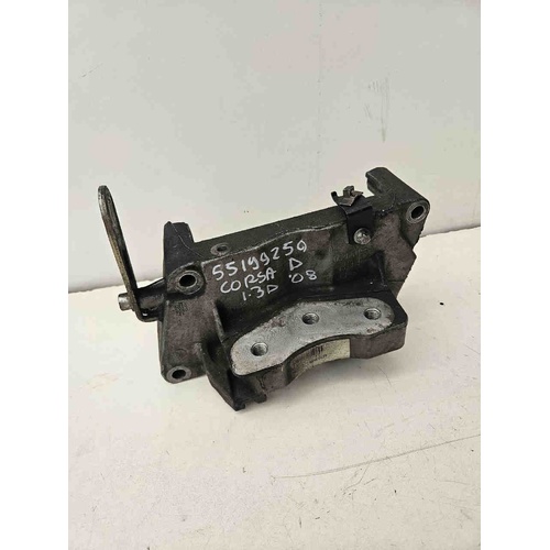 Staffa supporto motore OPEL Corsa D 5P 1° Serie del 2006