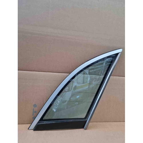 Vetro fisso posteriore SX MERCEDES Classe E Berlina W211 (02>07) del 2002 - 2007