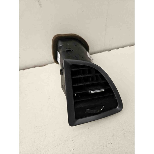 Bocchetta aria cruscotto DX OPEL Astra J 2° Serie del 2011