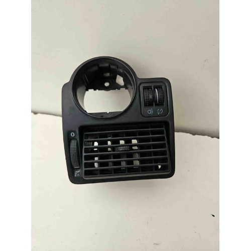 Bocchetta aria cruscotto SX VOLKSWAGEN Golf 4 Berlina (97>03) del 1997 - 2003